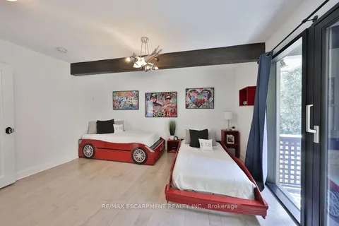 1352 Nocturne Court, Mississauga, ON L5H 2L8