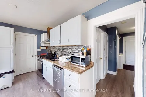 15 Mcarthur Street, Toronto, ON M9P 3M6