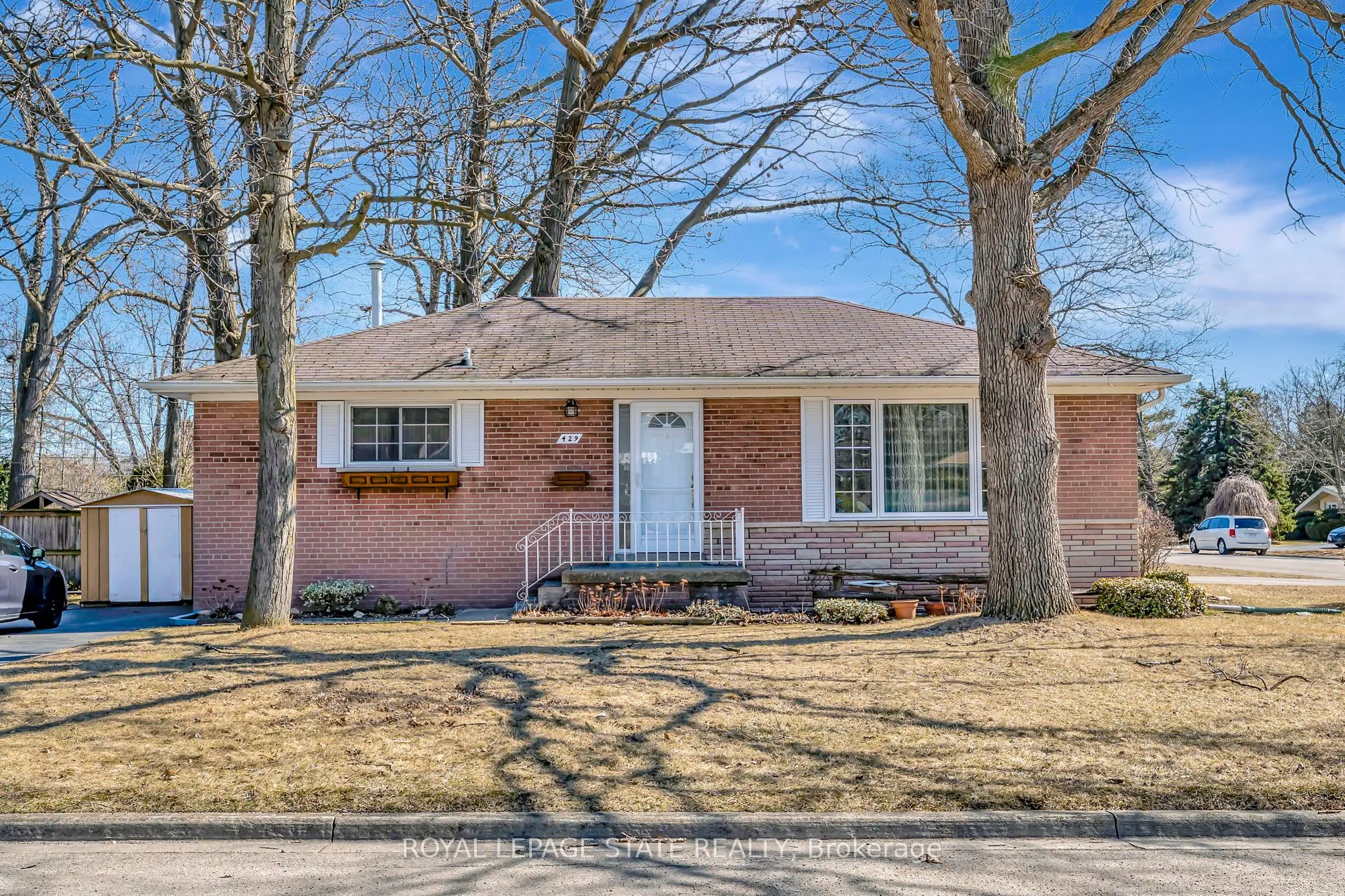 429 Norrie Crescent, Burlington, ON L7L 3S4