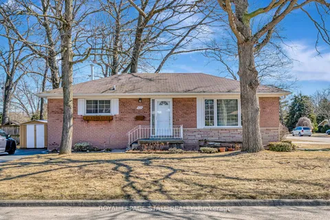 429 Norrie Crescent, Burlington, ON L7L 3S4