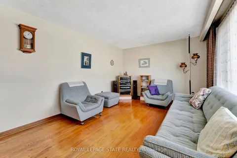 429 Norrie Crescent, Burlington, ON L7L 3S4