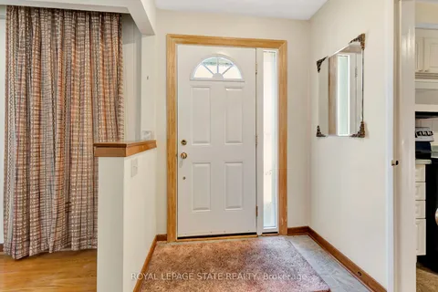 429 Norrie Crescent, Burlington, ON L7L 3S4