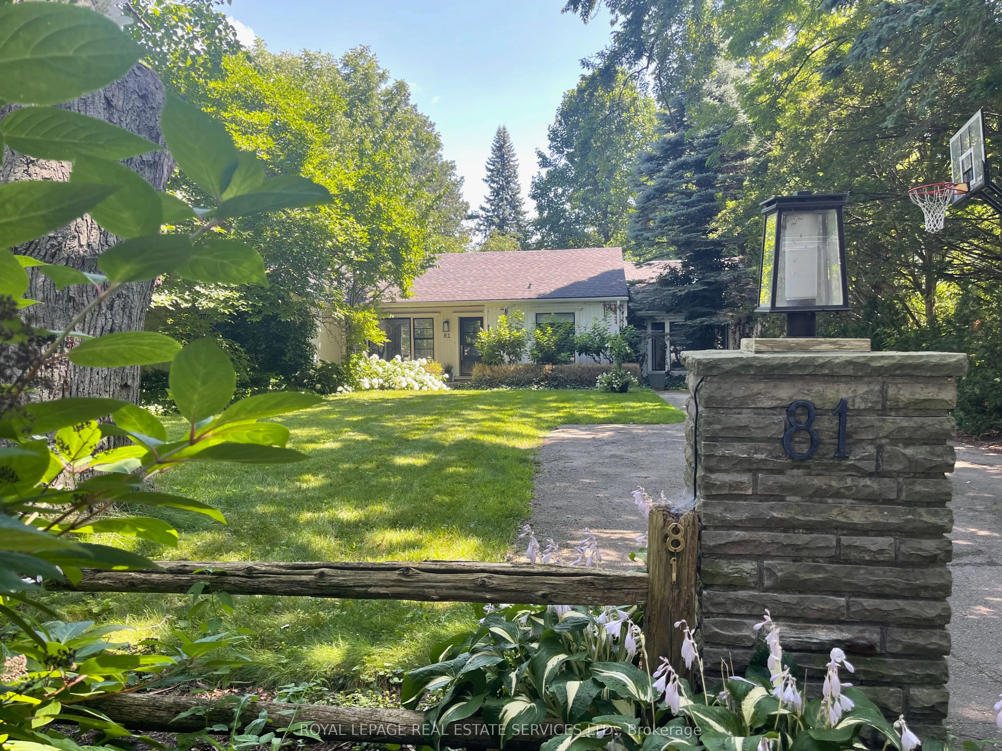 81 Chartwell Road, Oakville, ON L6J 3Z3