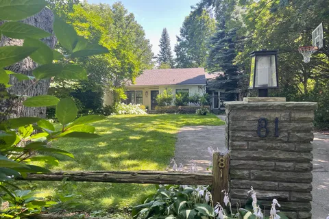 81 Chartwell Road, Oakville, ON L6J 3Z3