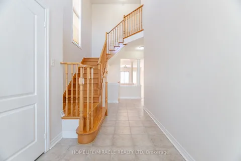 18 Templeton Court, Brampton, ON L6P 3B2