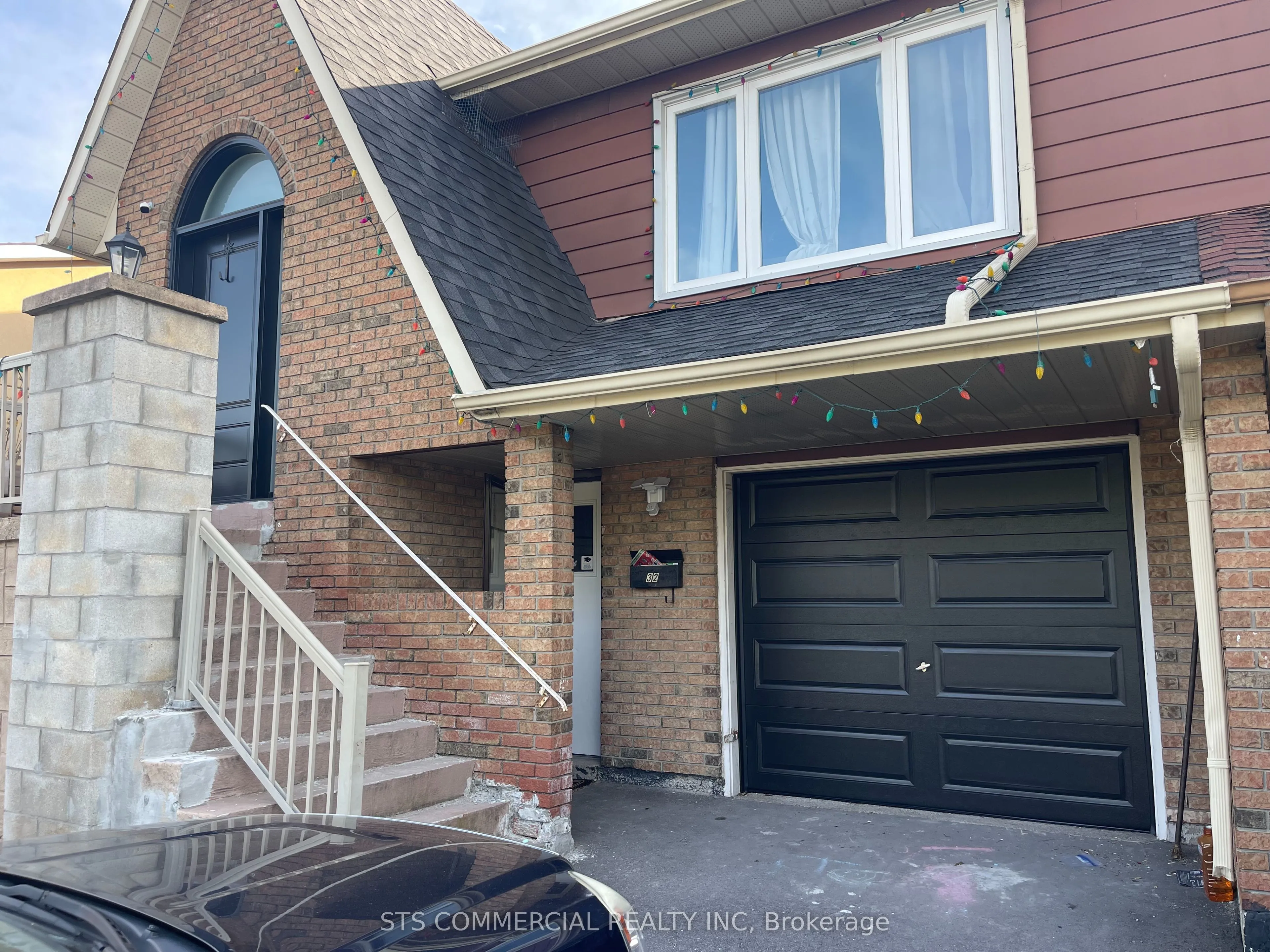 32 Buckland Way, Brampton, ON L6V 3P4