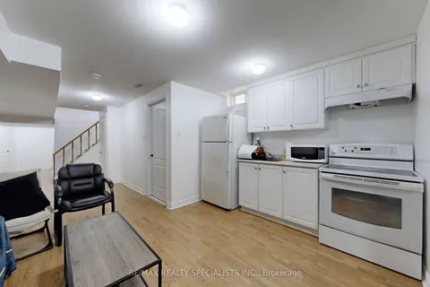4 Beresford Crescent, Brampton, ON L6P 2M3