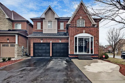 4 Beresford Crescent, Brampton, ON L6P 2M3