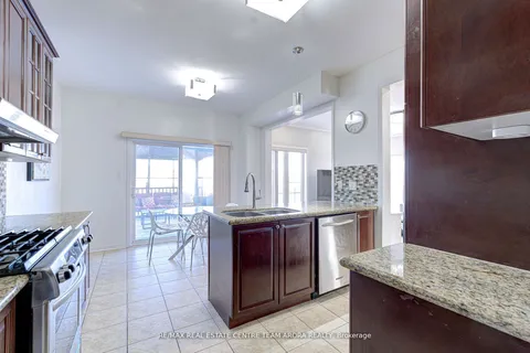 15 Roundstone Drive, Brampton, ON L6X 0K7