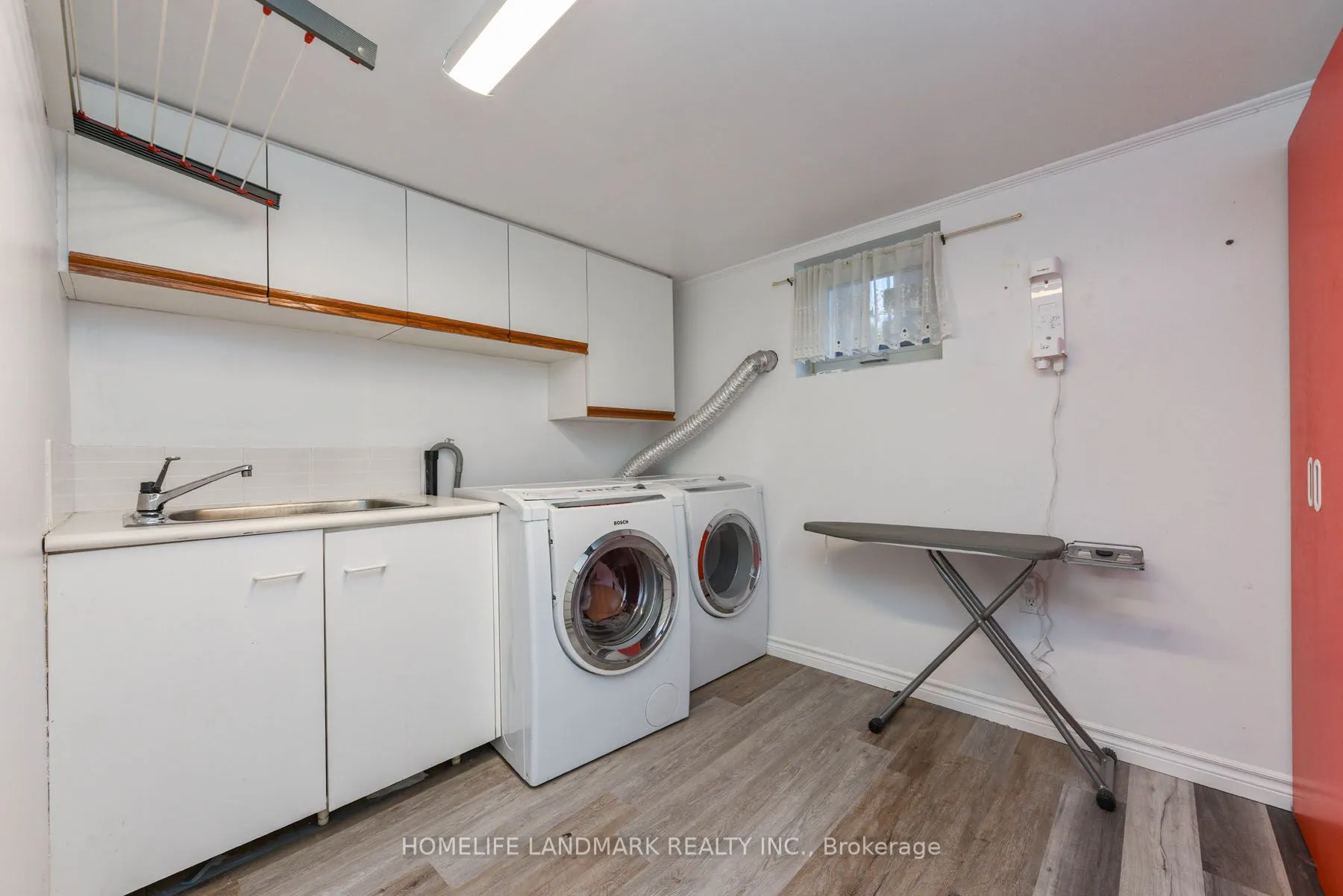 19 Belgate Place, Toronto, ON M9C 3Y5