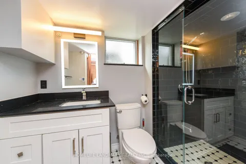 19 Belgate Place, Toronto, ON M9C 3Y5