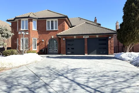 1875 Folkway Drive, Mississauga, ON L5L 2X1