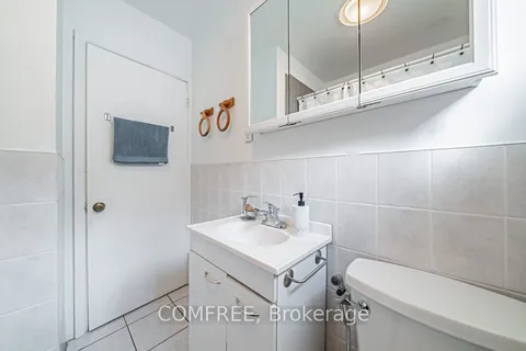 1089 Meredith Avenue, Mississauga, ON L5E 2C8