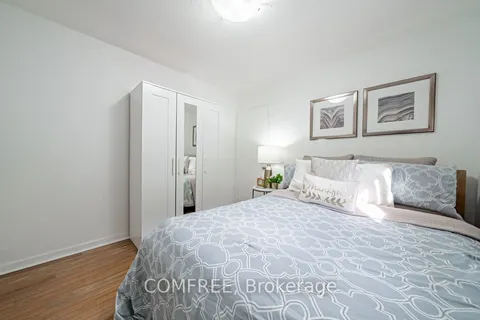 1089 Meredith Avenue, Mississauga, ON L5E 2C8