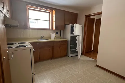 8 Nineteenth Street, Toronto, ON M8V 3L3