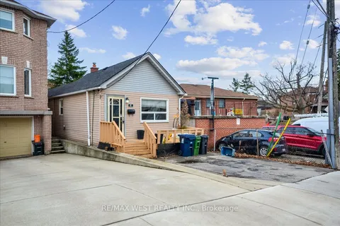 47 Harlton Crescent, Toronto, ON M6M 1L2