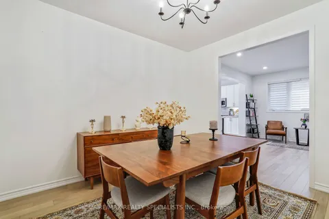 918 Savoline Boulevard, Milton, ON L9T 0Z4