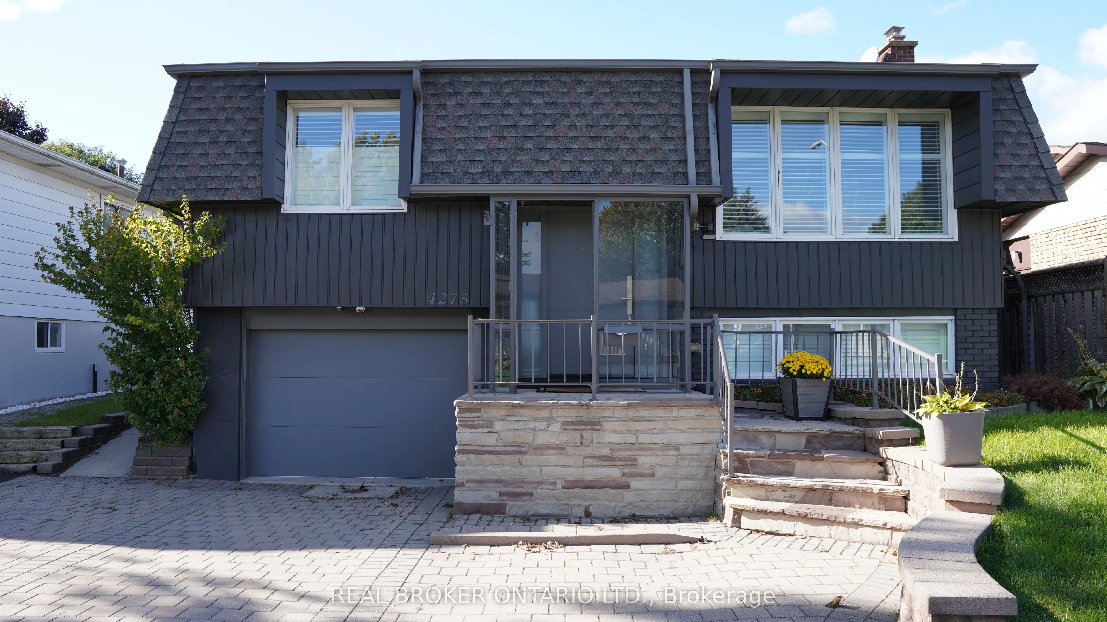 4275 Longmoor Drive, Burlington, ON L7L 5A4