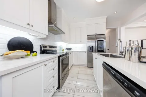 148 Marvin Avenue, Oakville, ON L6H 0W2