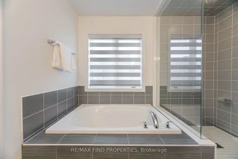 3909 Koenig Road, Burlington, ON L7M 0Z9