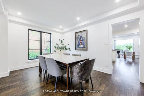 1319 Greeneagle Drive, Oakville, ON L6M 2N1