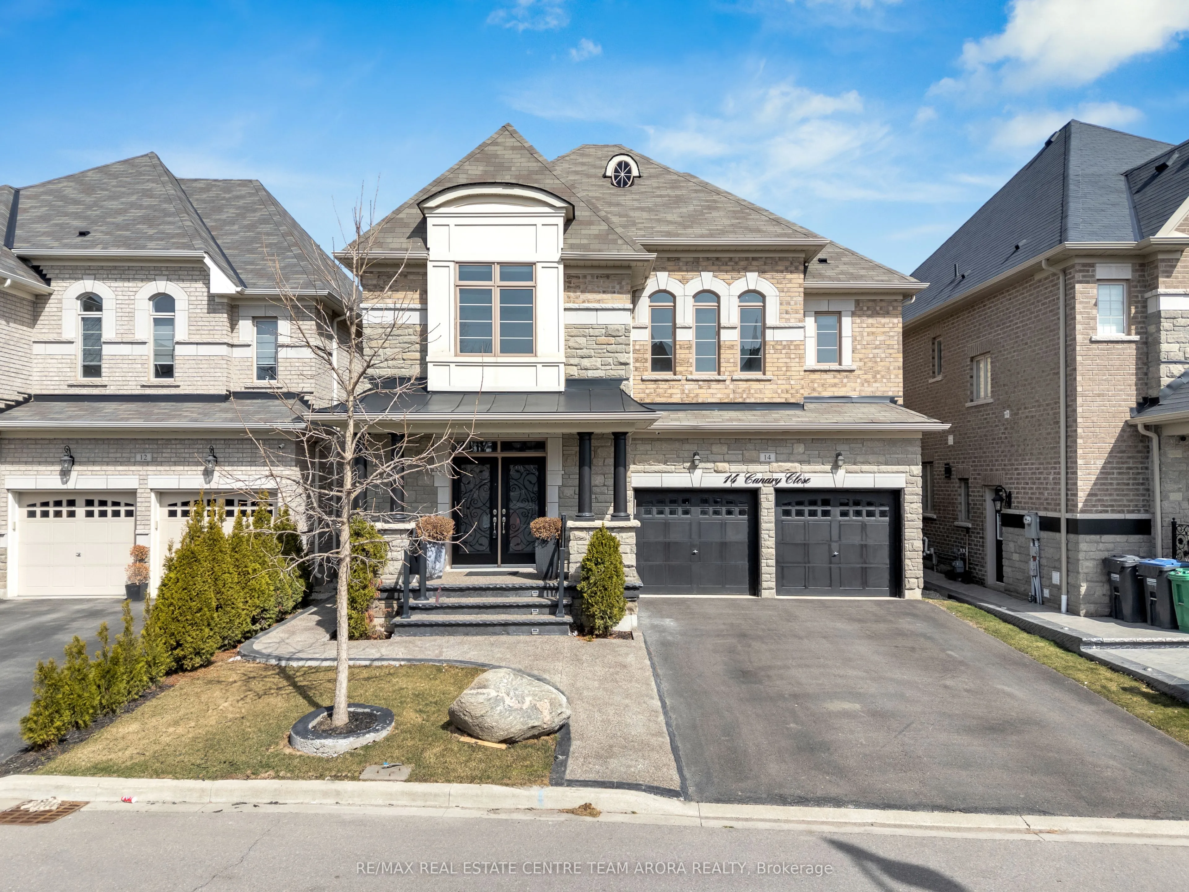 14 Canary Close, Brampton, ON L6X 5L1