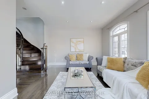 88 Royal West Drive, Brampton, ON L6X 0Z8