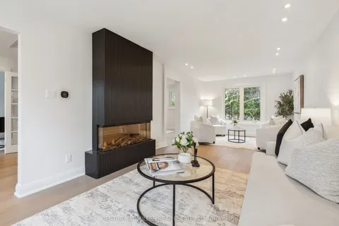 312 Slade Crescent, Oakville, ON L6K 3R4
