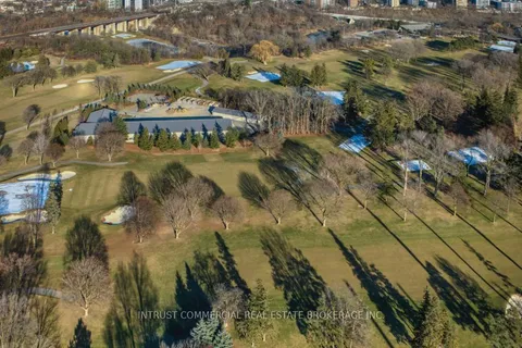 74 Kingsview Boulevard, ON M9R 1T9