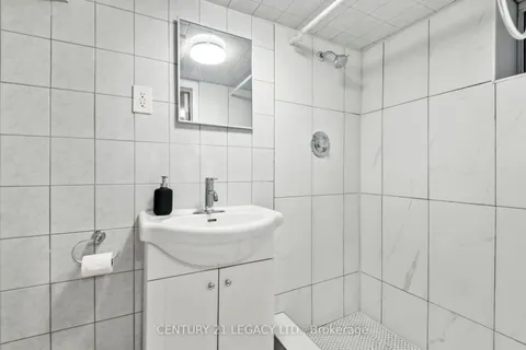 250 Gilbert Avenue, Toronto, ON M6E 4W7