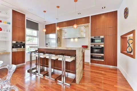 622 Kozel Court, Mississauga, ON L4Z 4E4