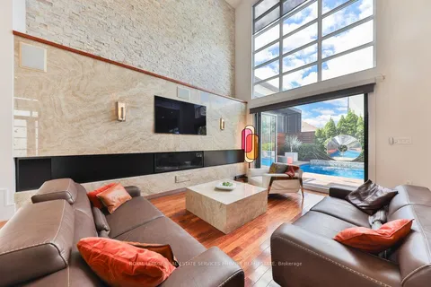 622 Kozel Court, Mississauga, ON L4Z 4E4