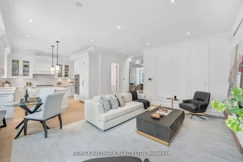 42 Agar Crescent, Toronto, ON M9B 5A6