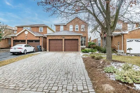 3935 Rushton Crescent, Mississauga, ON L5L 4H9