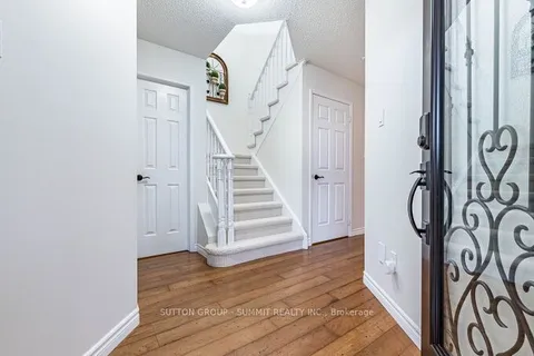 3935 Rushton Crescent, Mississauga, ON L5L 4H9
