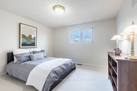 3935 Rushton Crescent, Mississauga, ON L5L 4H9