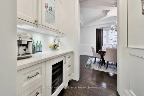 1389 Weaver Avenue, Oakville, ON L6J 2L6