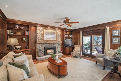 1970 Fieldgate Drive, Burlington, ON L7P 3H6