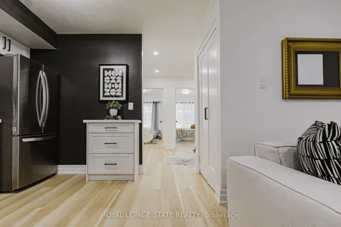 16 Laidlaw Street, Toronto, ON M6K 1X2