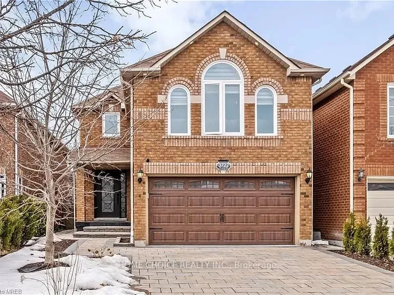 3722 Densbury Drive, Mississauga, ON L5N 6Z1
