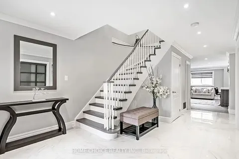 3722 Densbury Drive, Mississauga, ON L5N 6Z1