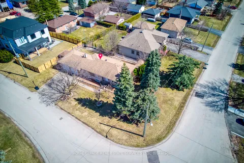 577 Trudale Court, Oakville, ON L6L 4H2