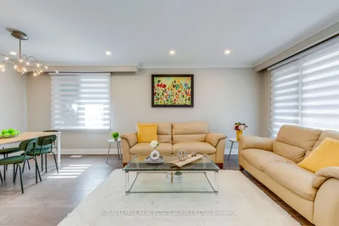 577 Trudale Court, Oakville, ON L6L 4H2