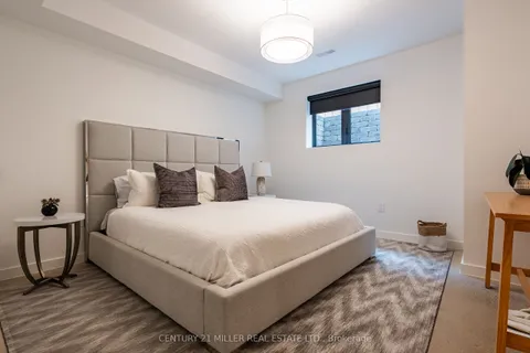 450 Tower Drive, Oakville, ON L6L 4R3