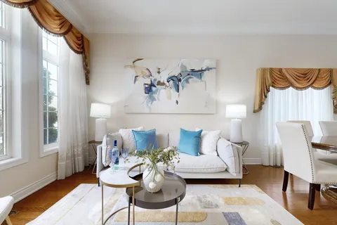 15 Concorde Drive, Brampton, ON L6P 1V3