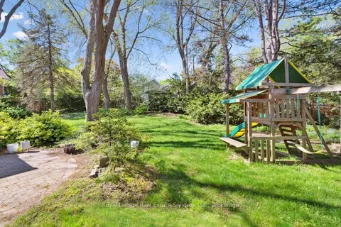 234 Cardinal Drive, Oakville, ON L6J 4P2