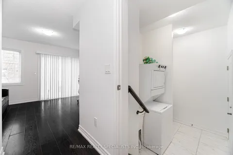 12 Faye Street, Brampton, ON L6P 4M9