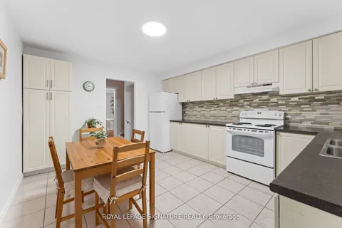 3385 Monica Drive, Mississauga, ON L4T 3E6