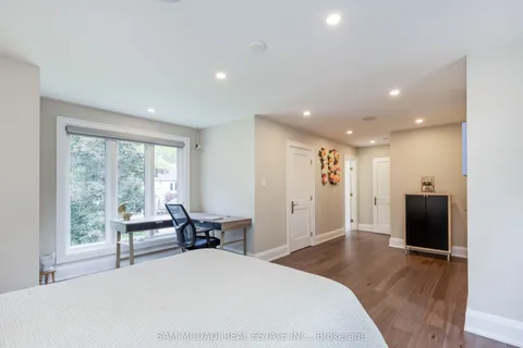 1390 Meadow Green Court, ON L5H 4J3