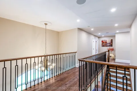 1390 Meadow Green Court, ON L5H 4J3